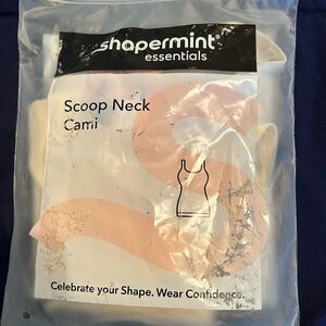 Shapermint Essentials Scoop Neck Cami